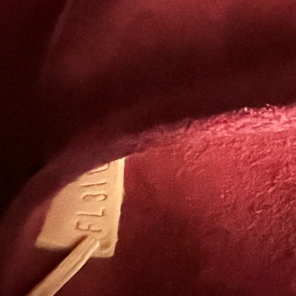 Louis Vuitton Alma GM handbag - Picture 11 of 17